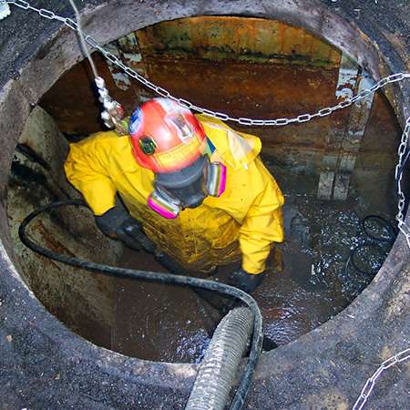 CONFINED SPACES - Authorized Worker - (8h) course image