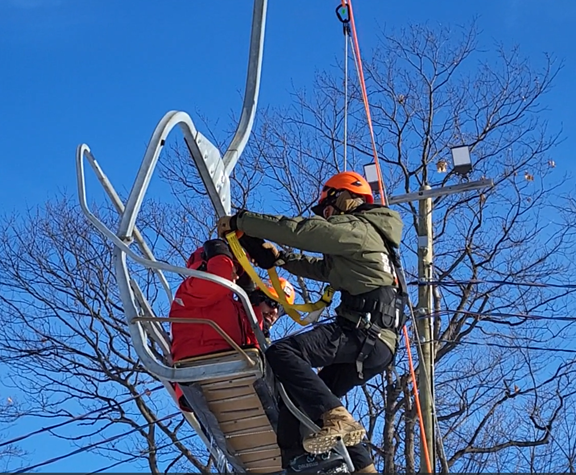 Sauvetage en hauteur - Évacuation d'une remontée mécanique (station de ski) - Entreprise